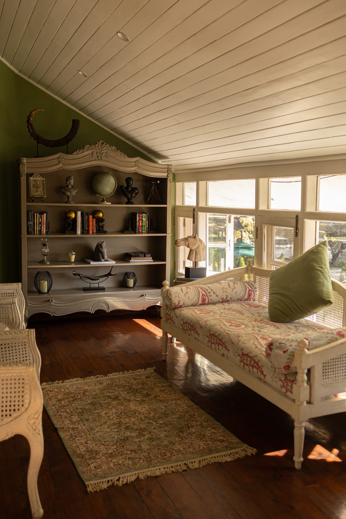 The library daybed